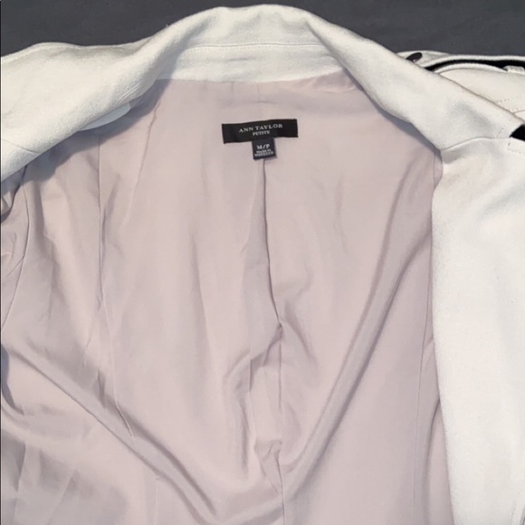 Clothes - Picture 5 of 5